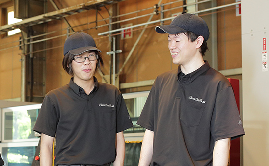 左から三輪、大矢